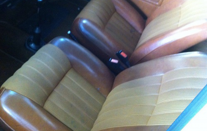 1979 Leyland mini GTS seats tan and cloth.png
