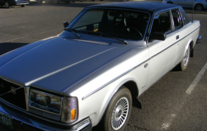 1979 Volvo 262C Bertone in Mystic Silver and Vinyl roof  (9).png