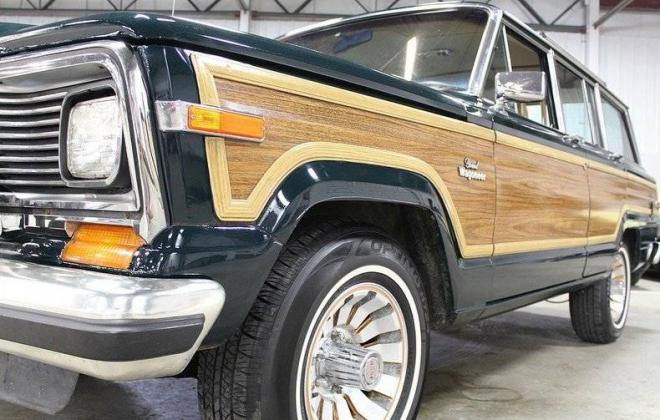 1985 Jeep Grand Wagoneer (AMC) Green paint timber sides SUV images (11).jpg