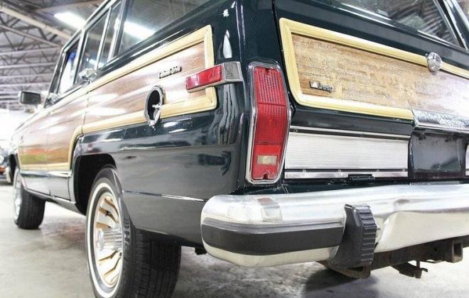 1985 Jeep Grand Wagoneer (AMC) Green paint timber sides SUV images (12).jpg