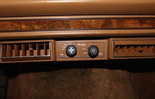 1985 Jeep Grand Wagoneer (AMC) Green paint timber sides SUV images (27).jpg