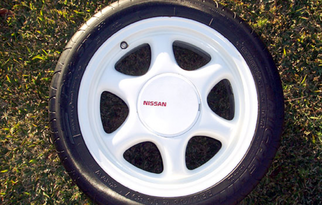 1989 1990 Nissan Skyline R31 GTS2 SVD Silhouette 16 x 7 inch white wheel.png