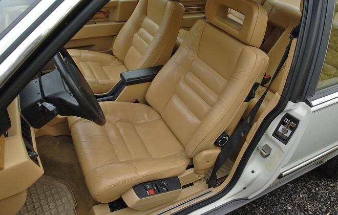 1989 Volvo 780 Bertonie Coupe z beige interior images (20).jpg