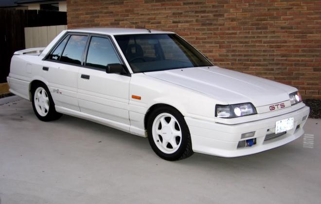 1990 Nissan Skyline R31 GTS2 Police car classic white register (1).jpg