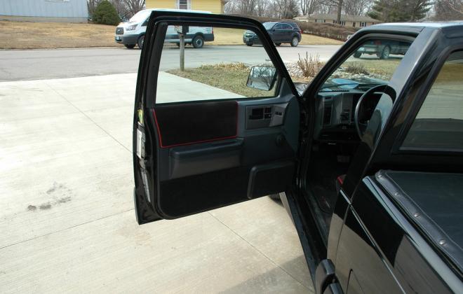 1991 Black GMC Syclone pickup number 92 (12).jpg