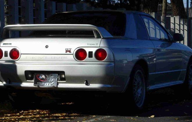 1994 R32 V-Spec II GTR Spark Silver Metallic exterior images Classic Register (3).png