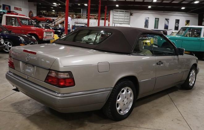 1995 Mercedes W124 E320 Cabriolet convertible smoke silver images (25).jpg