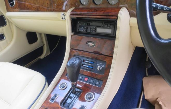 1997 Bentley Turbo R Magnolia Hyde interior (4).jpg