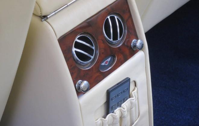 1997 Bentley Turbo R Magnolia Hyde interior (5).jpg