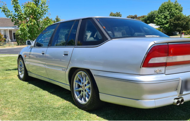 1997 VS HSV Grange silver sedan 215i (10).png