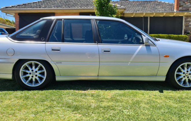 1997 VS HSV Grange silver sedan 215i (12).png