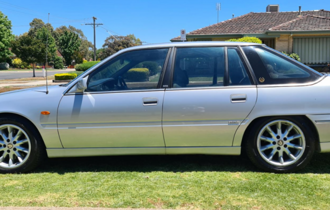 1997 VS HSV Grange silver sedan 215i (13).png