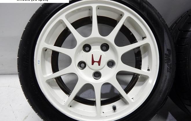1998 Spec R Integra wheels white.jpg