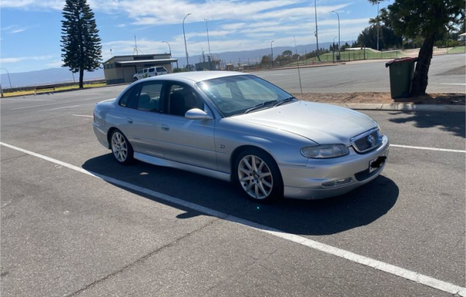 2000 HSV Grange VT silver (7).png