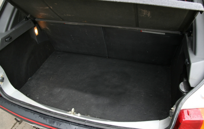 205 GTI Phase 1 trunk boot.png