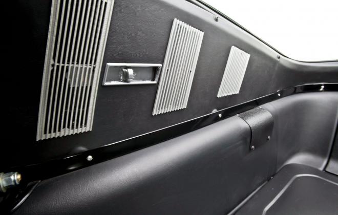 Air vents GT 350 interior 1965.jpg