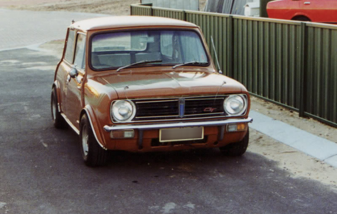 Australian Leyland Mini Clubman GT Arianca Tan paint (1).png