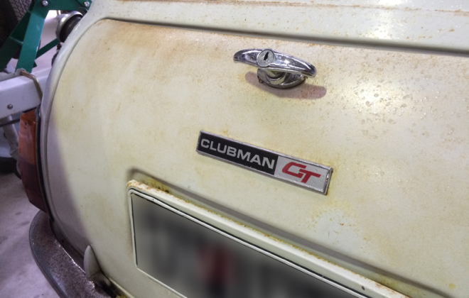 Australian Leyland Mini Clubman GT bootlid badge.png