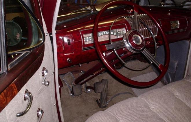 Buick Roadmaster 80 front dashboard and steering wheel.jpg