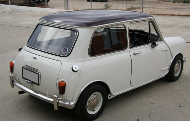 Burgundy over Toga White Morris Mini Cooper S MK1 Australia 2.png