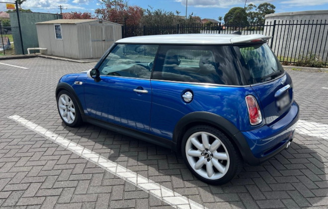 Dark blue R53 Mini Cooper S 2006 facelift (3).png