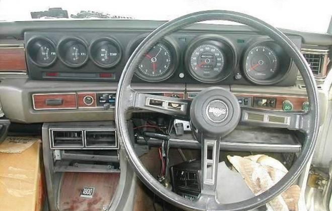 Datsun 610 3 spoke steering wheel dashnoard 180B SSS.jpg