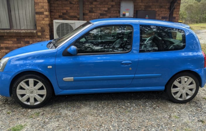 Foor sale Blue Renault Clio II RS 182 Australia (1).png