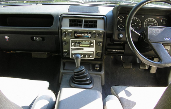 Ford XE Fairmont Ghia ESP Philips premium sound system (2).png