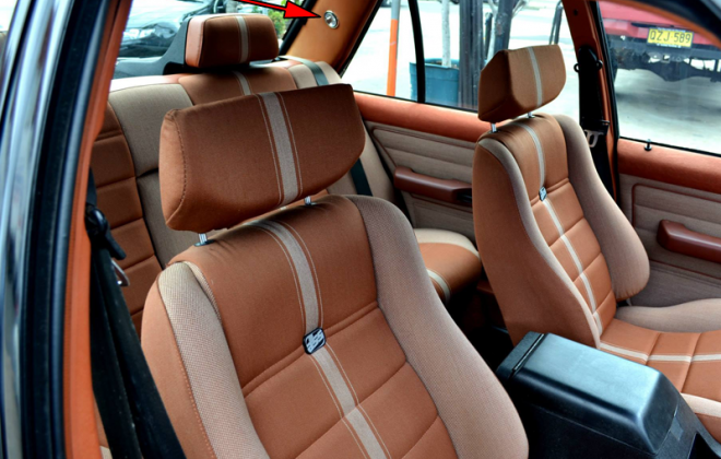 Ford XE Fairmont Ghia ESP Sierra Tan interior trim scheel seats (4).png
