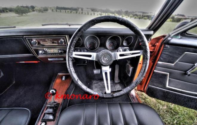 HT Monaro steering wheel and dash.jpg