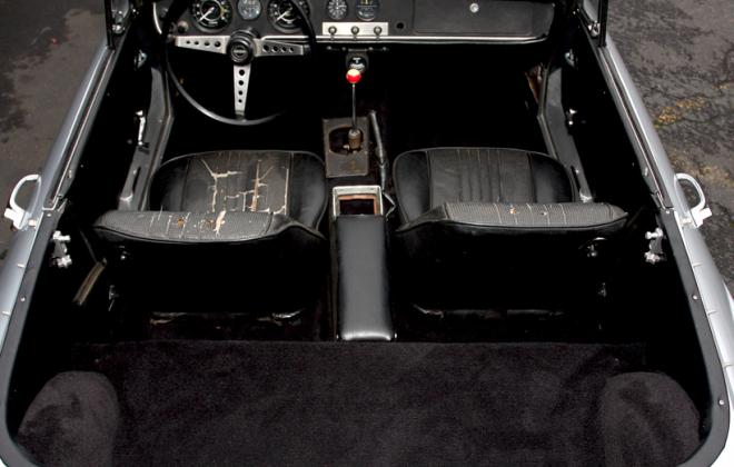 Interior Datsun Fairlady 2000 1.png