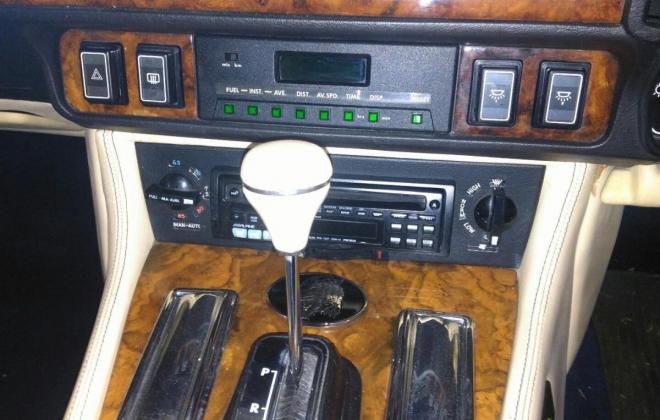 Jaguar XJR-S centre console.jpg