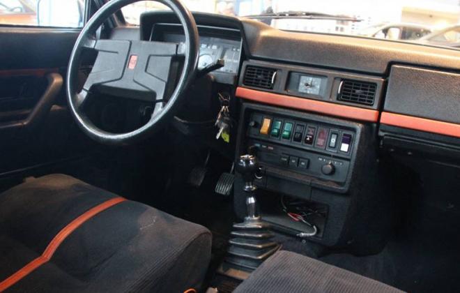 LHD Volvo 242 GT dashboard images.jpg