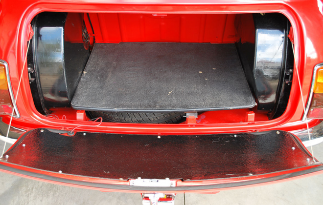 Leyland Mini Clubman GT Australia trunk boot board tanks.png