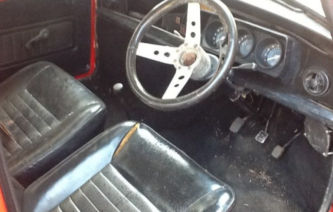 Leyland Mini GTS early black interior.png