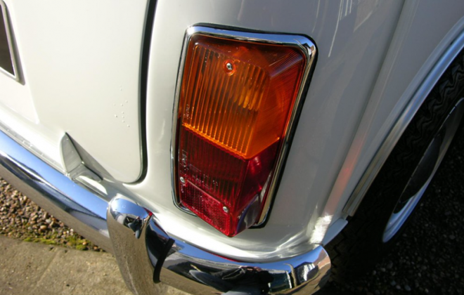 MKIII Cooper S 1971 rear tail light.png