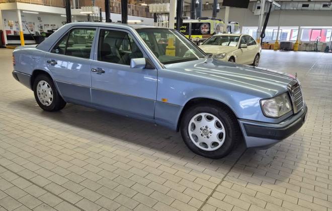 Mercedes 320E W124 sedan Australia Blue (1).jpg