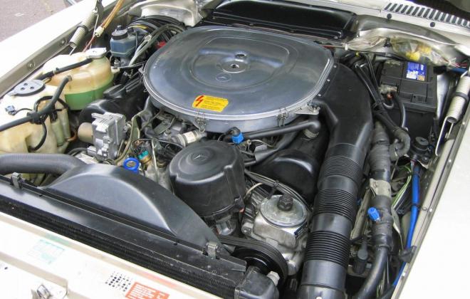 Mercedes 560SL Engine bay.jpg