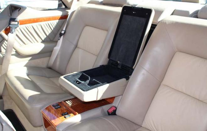 Mercedes CL500 1997 rear centre console optional compartment.jpg