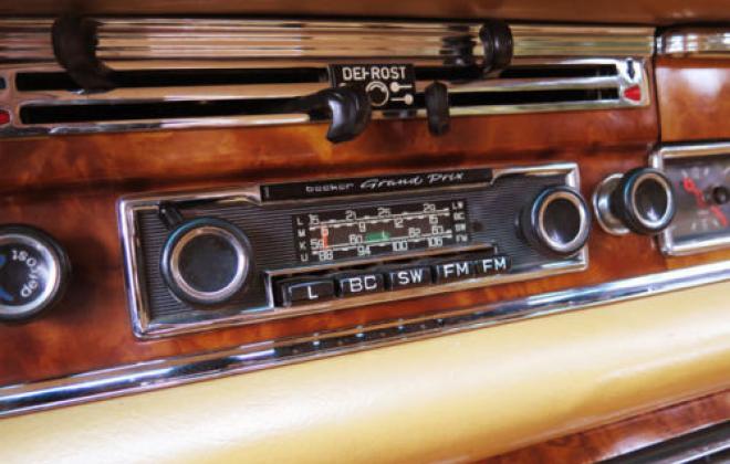 Mercedes W111 280SE Coupe radio.jpg