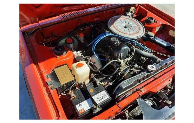 Nissan P910 TR-X TRX 1984 sedan red images engine  (27).jpg