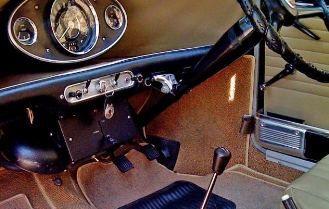 Parchment interior and belts MK1 Mini Morris COoper S 1.jpg