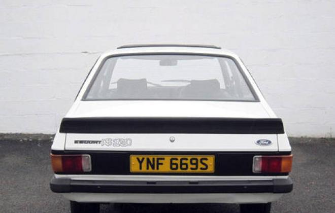 RS2000 White rear spoiler.jpg