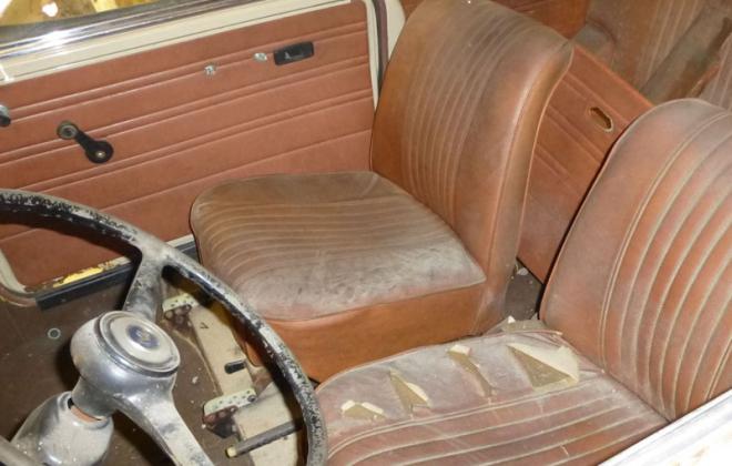 Tan brown interior trim Mini MK3 cooper s 1971.jpg