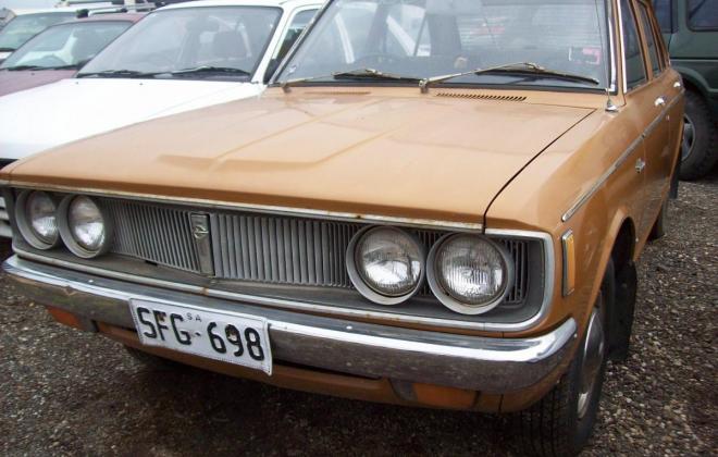 Toyota Corona 1971 Front lights and grille.jpg