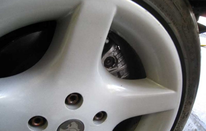 VP HSV GTS brakes front discs.png