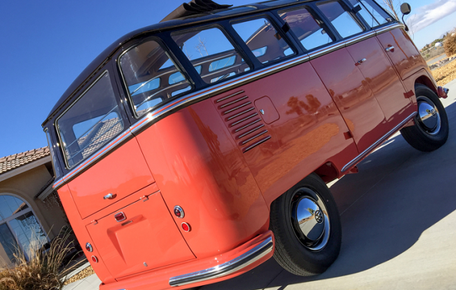 Volkswagen Deluxe Microbus Samba 1955 - 1958 chesnut brown over sealing wax red (6).jpg