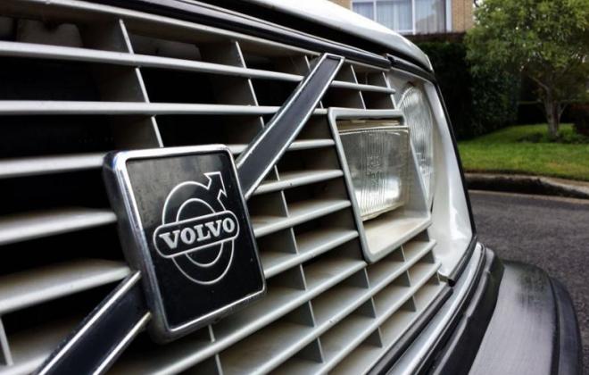 Volvo 242 GT 1979 front grille image.jpg