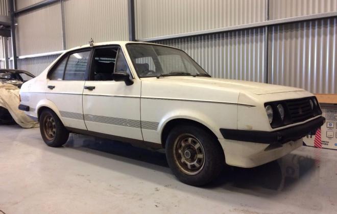 White Ford Escort MK2 1979 RS2000 4-door sedan images car 16 Australia (1).jpg