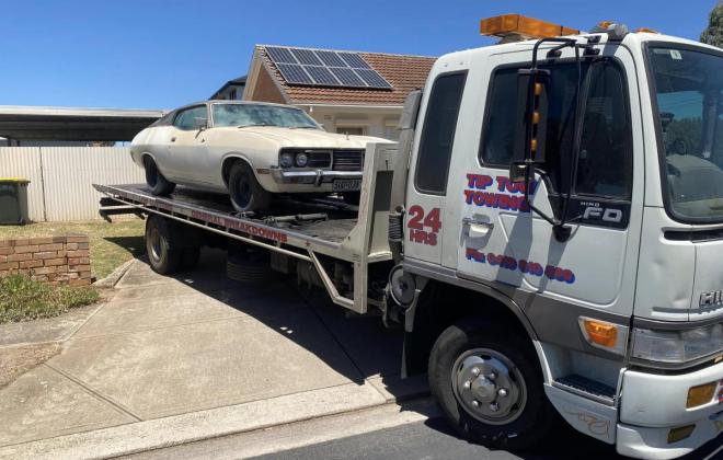 White Ford Landau Australia images barnfind unrestored (2).jpg